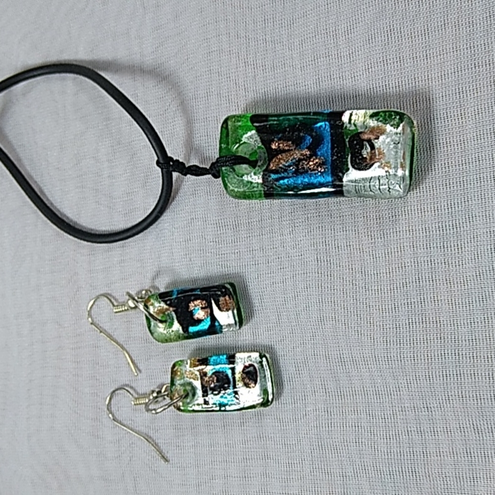 Necklace and earrings set art deco